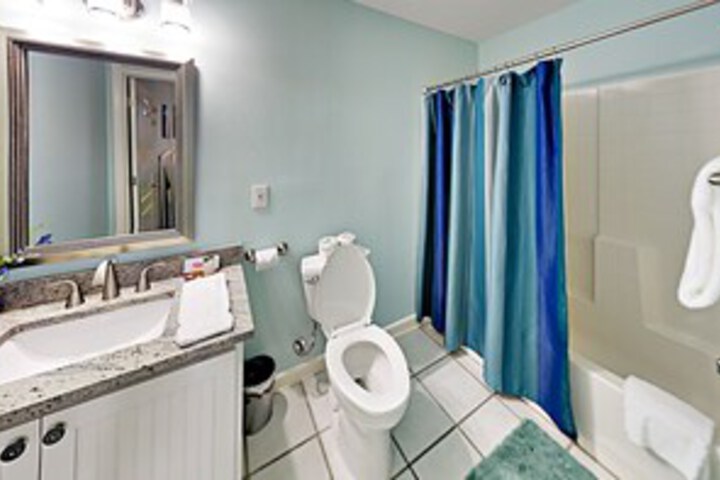 Room 10 of 65