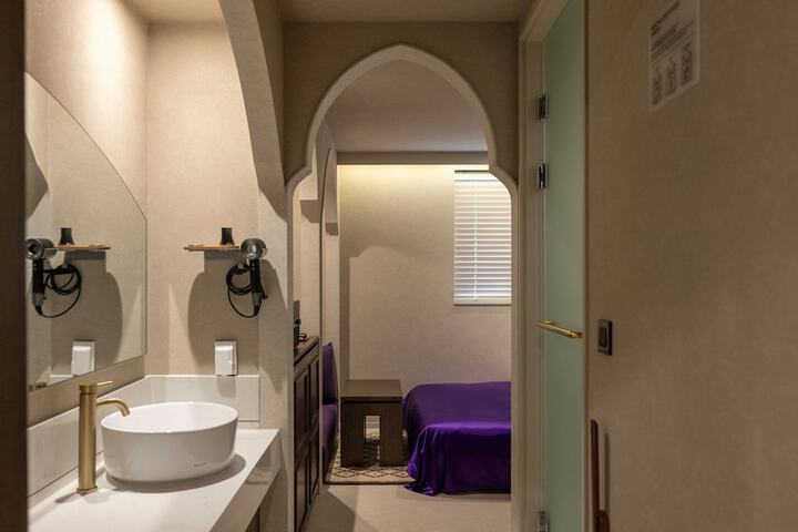 Room 54 of 60