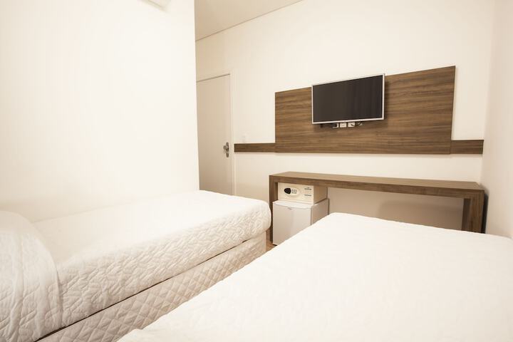 Room 7 of 38