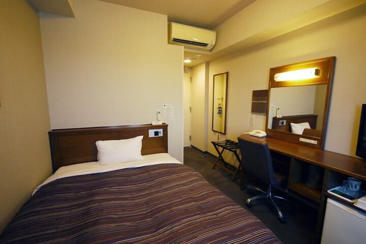 Room 10 of 29