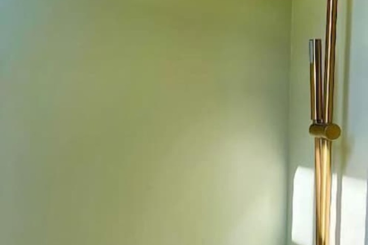 Room 10 of 17