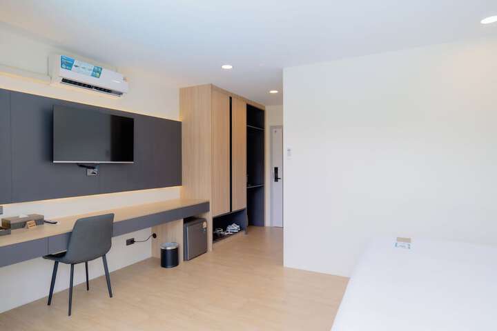 Room 12 of 49