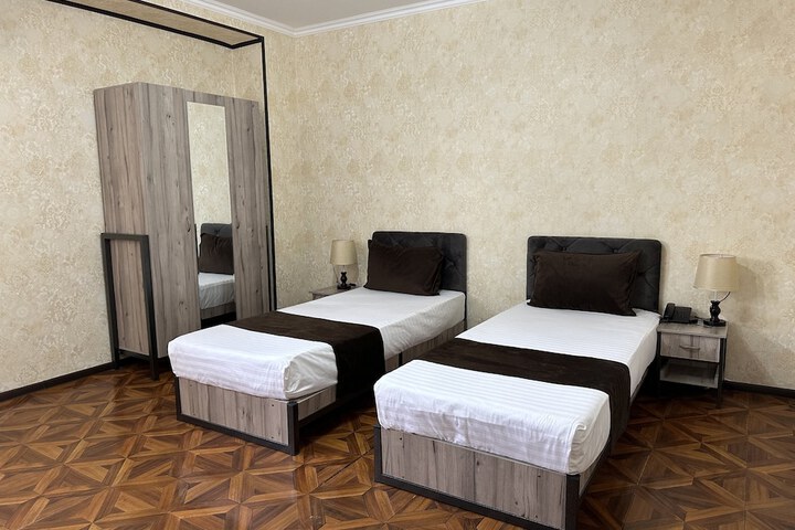 Room 7 of 27