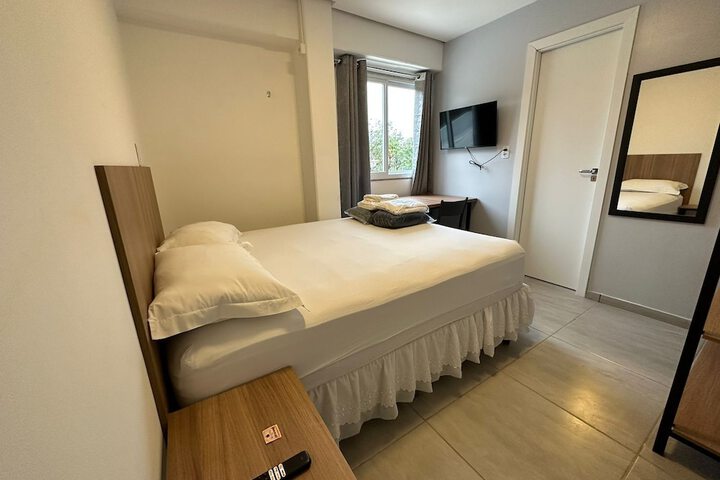 Room 33 of 80