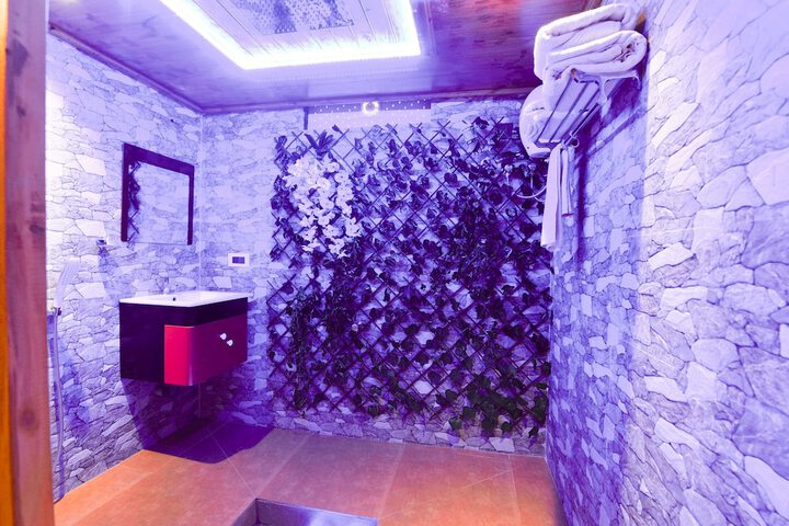 Room 21 of 30