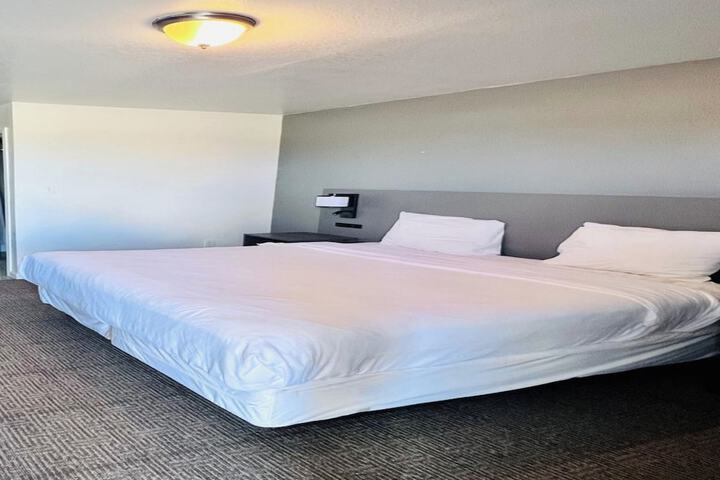 Room 15 of 27