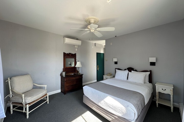 Room 9 of 41