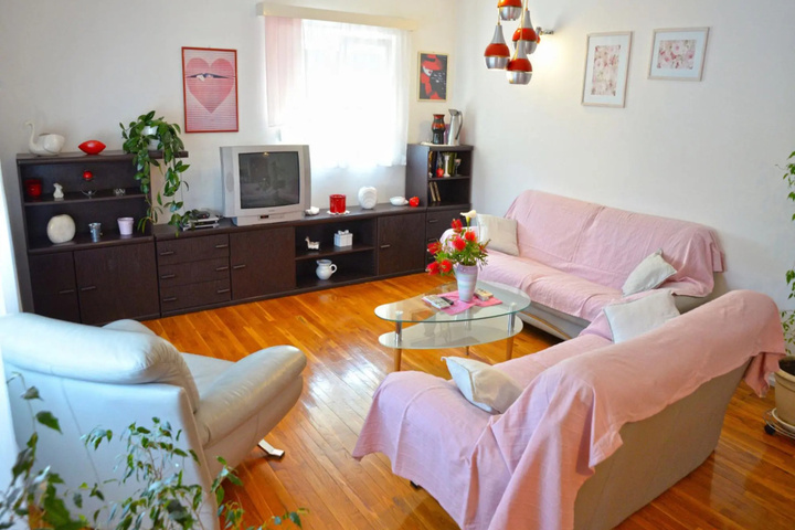 Room 2 of 12