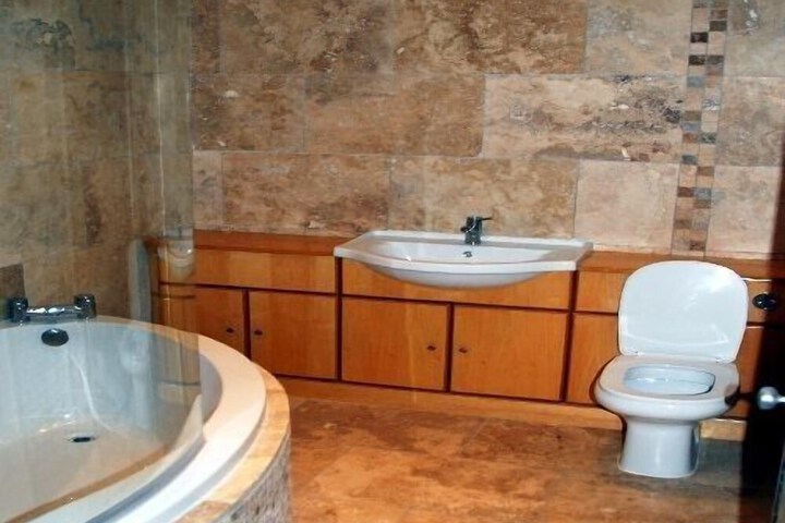 Room 5 of 27