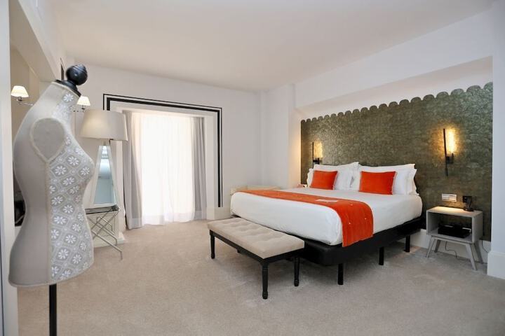 Room 7 of 28