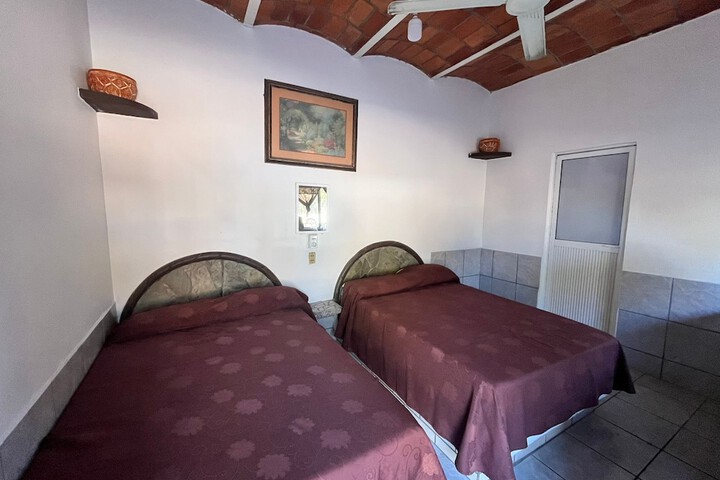 Room 6 of 27