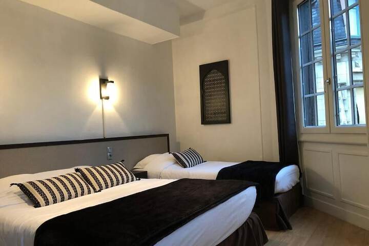 Room 8 of 20