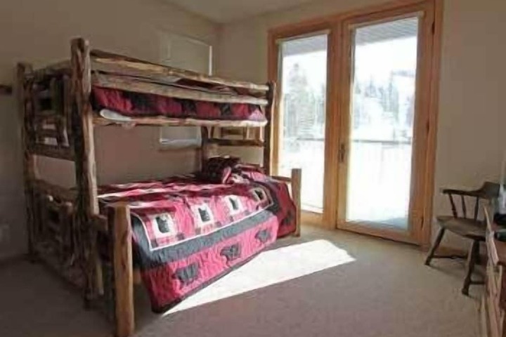 Room 14 of 190
