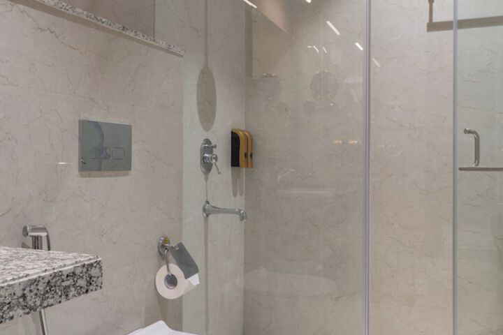 Room 15 of 21