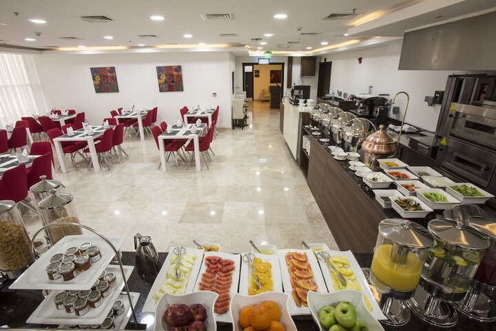 Dining 50 of 61