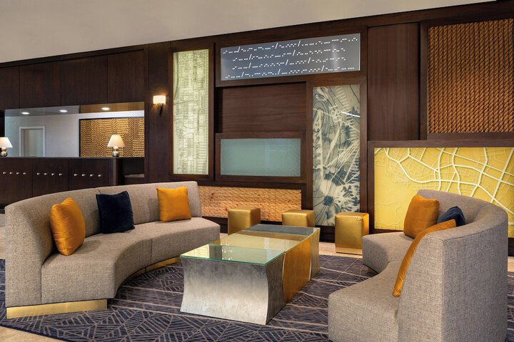 Lobby lounge