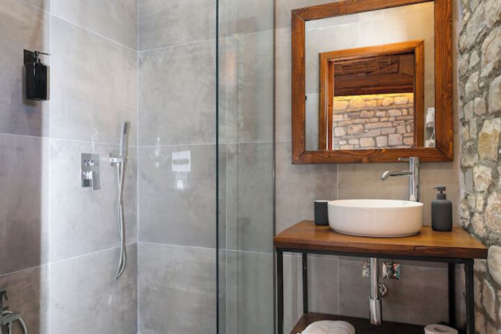 Room 33 of 43