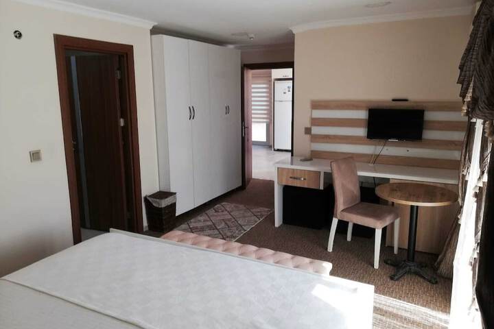 Room 6 of 27