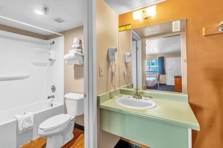 Room 2 of 86