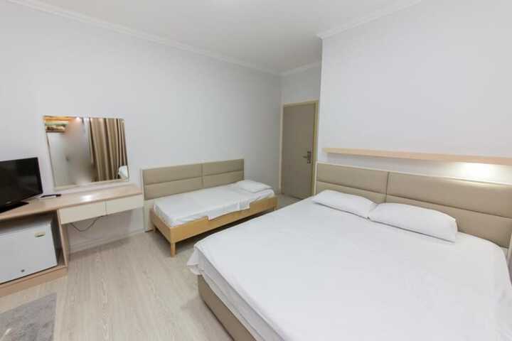 Room 12 of 51