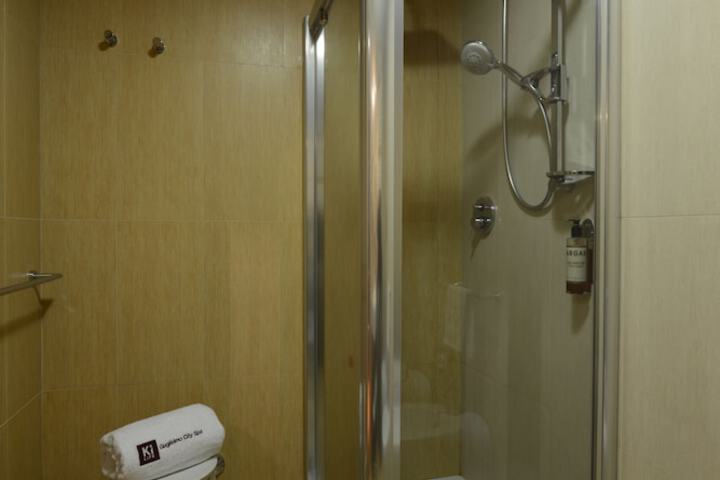 Room 6 of 15