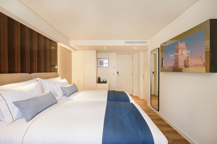 Room 9 of 70