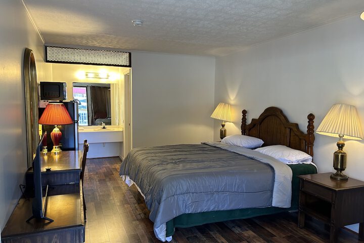 2 Double Beds (3 of 3)