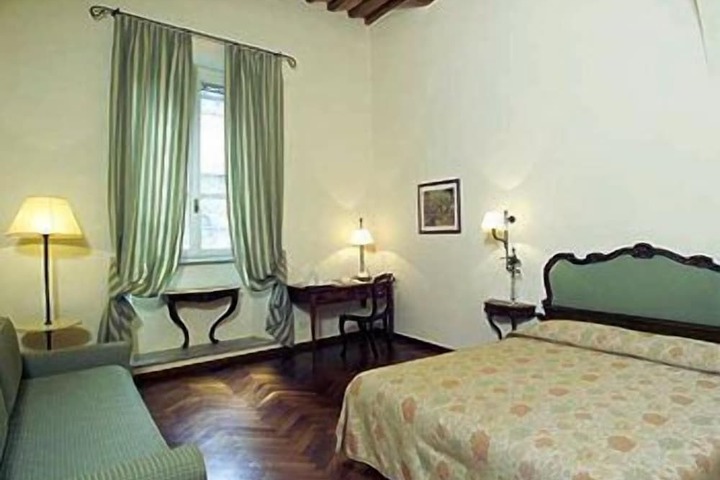 Room 15 of 66