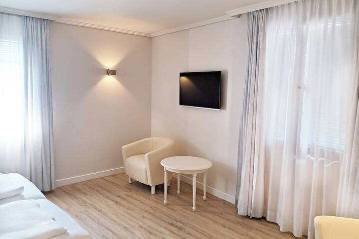 Room 4 of 60