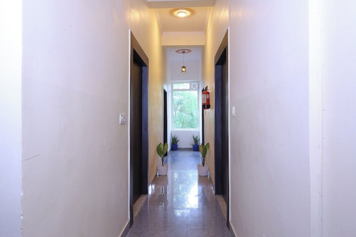 Ballroom/Hall 30 of 39