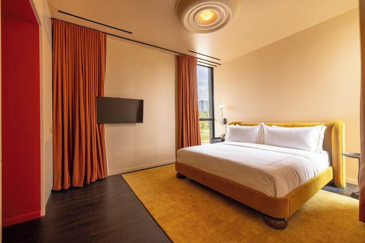 Room 16 of 62
