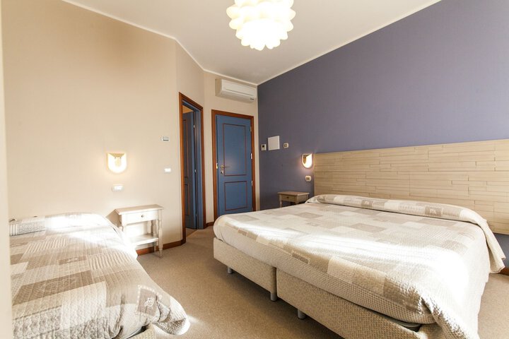 Room 8 of 29