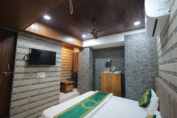 Room 14 of 29