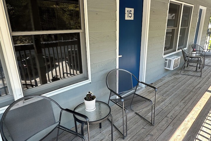 Room 7 of 48