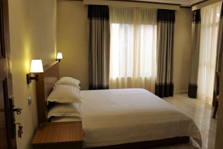 Room 3 of 23