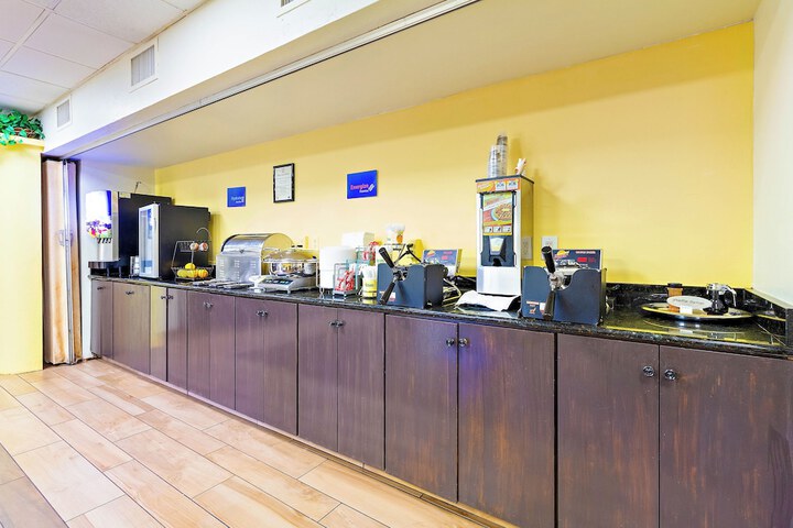 Breakfast/Coffee Service 15 of 20