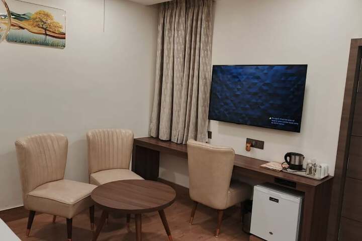 Room 136 of 221