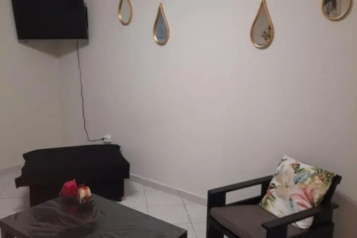 Room 8 of 12