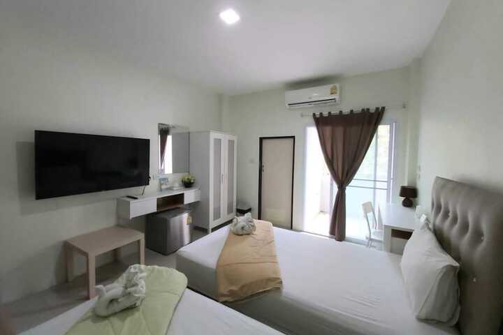Room 17 of 80