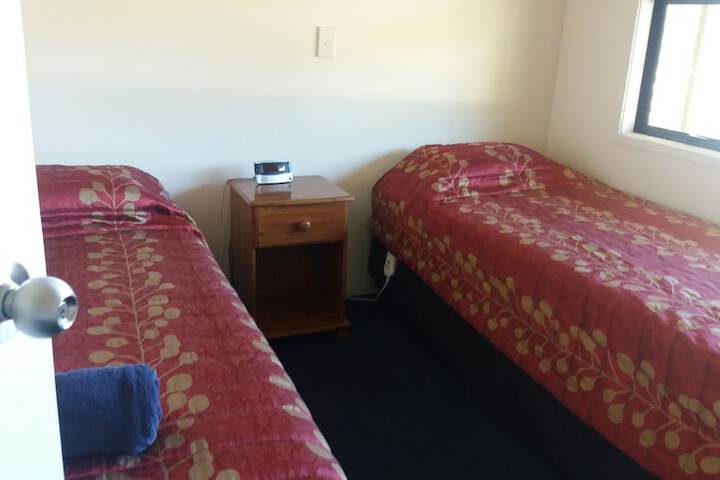 Room 3 of 96