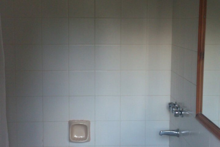Deep soaking bathtub