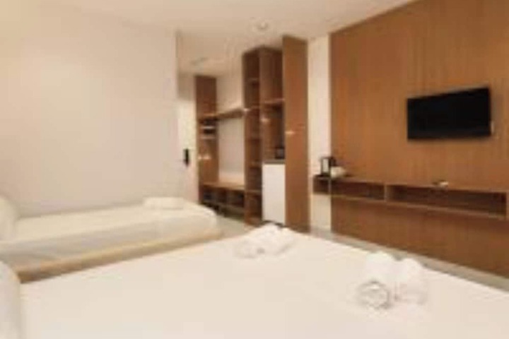 Room 35 of 65