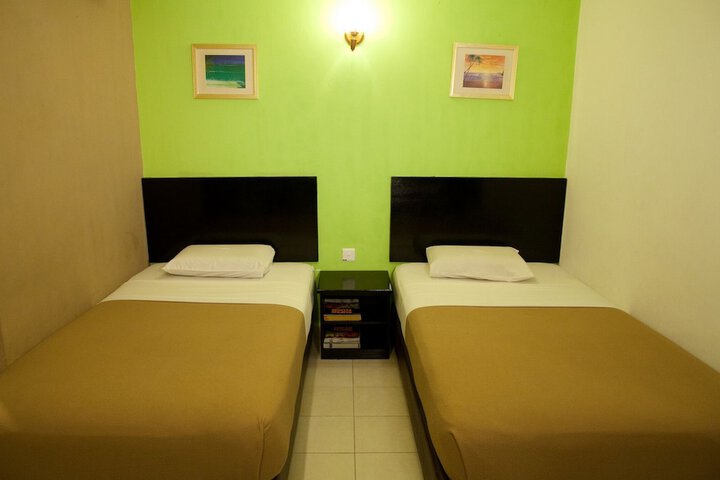 Room 9 of 35