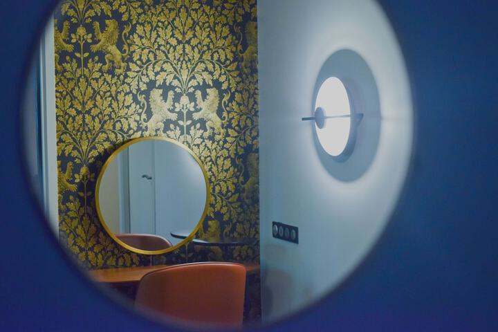 Room 33 of 117
