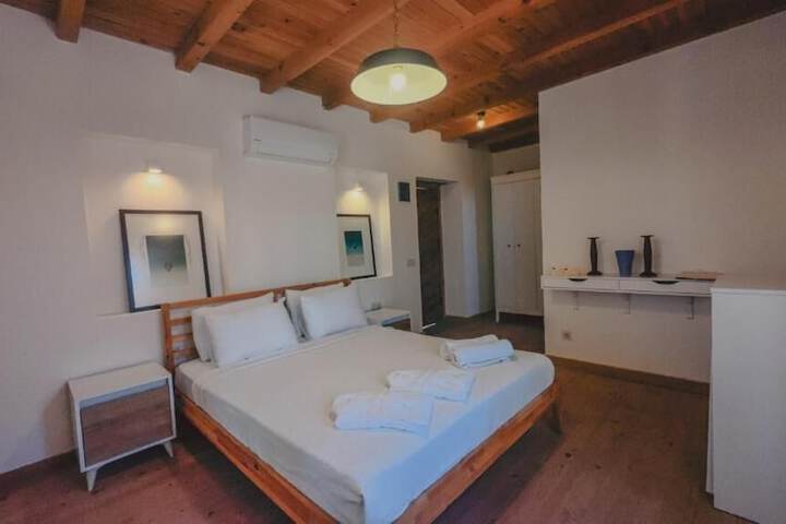 Room 3 of 10