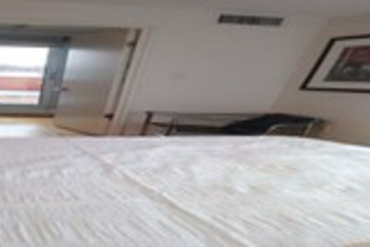 Room 15 of 36