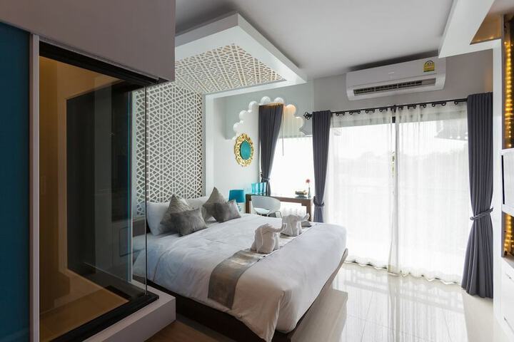 Room 14 of 87