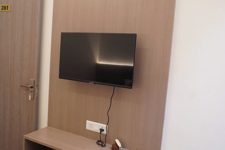 Room 3 of 13