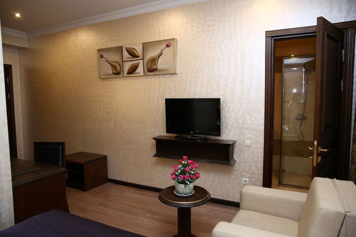 Room 38 of 122