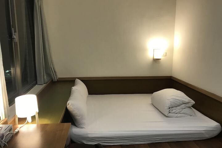 Room 28 of 51